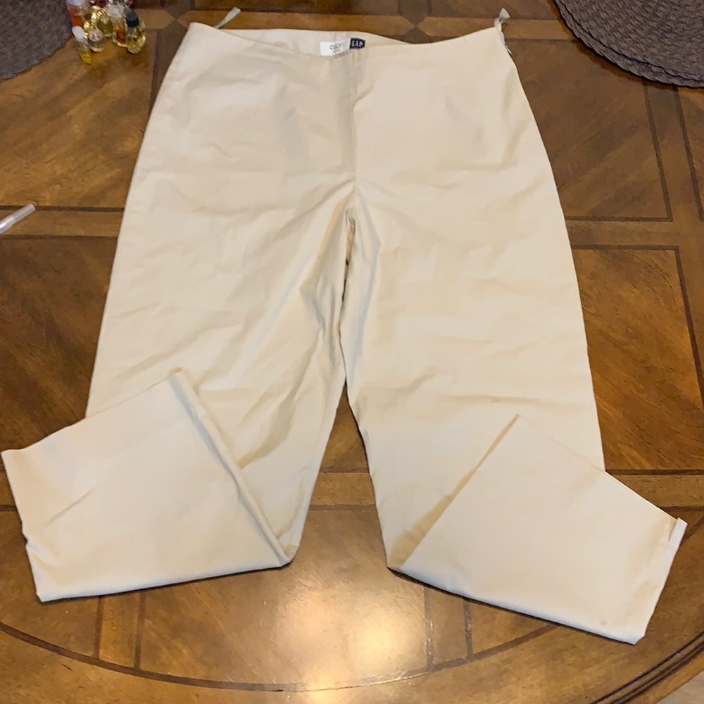 # Gap Capri. - image 1